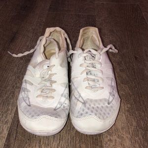 Nfinity cheer shoes